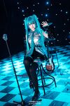 萌新推特00後露臉網紅美少女▌白莉愛吃巧克力▌Cos初音未來 香艷酥乳粉嫩白虎演唱會 精美私拍