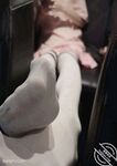 來自女兒的第一次口、足交，戶外商業街的內射，對白刺激！