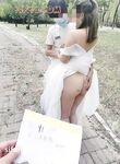重磅推薦！淫盪肥臀人妻母狗【見過騷的 沒見過這么騷的】喜歡戶外露出，喜歡被很多男人操