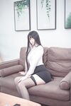 推特極品露臉巨乳蘿莉▌落落Raku ▌真空吊帶黑絲女秘書 陽具跳蛋自慰 超大尺度獻出白虎嫩鮑2