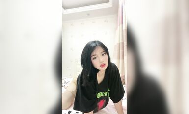 皮皮蝦網紅純欲女神【在下小羊】人前傲女，人後母狗，被金主包養定製私拍各種裸舞紫薇視頻207V (154)