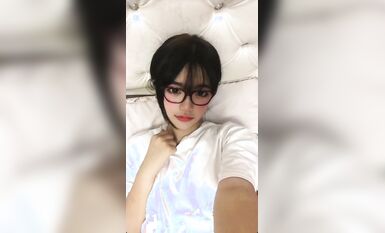 皮皮蝦網紅純欲女神【在下小羊】人前傲女，人後母狗，被金主包養定製私拍各種裸舞紫薇視頻207V (4)