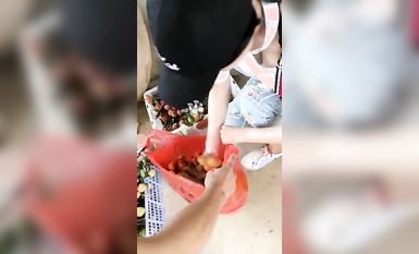 偷拍老婆美胸